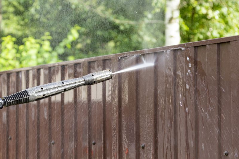 Fence Pressure Cleaning detail